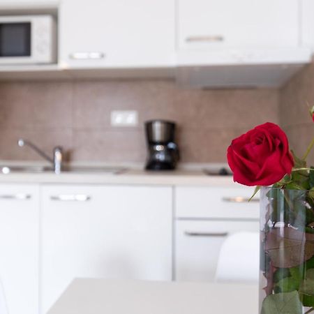קרק Apartmani Laura Krk מראה חיצוני תמונה